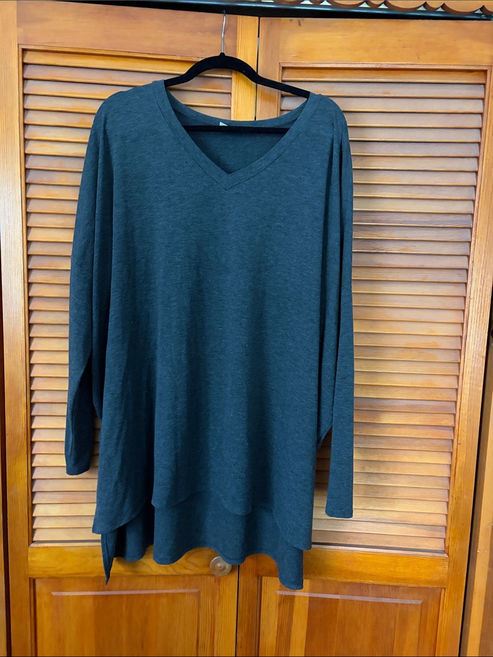 Zenana Outfitters Charcoal V-Neck Long Sleeve Tunic Top